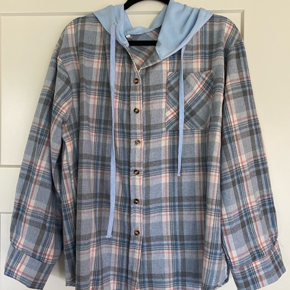 Cute flannel hoodie! - Picture 4 of 4